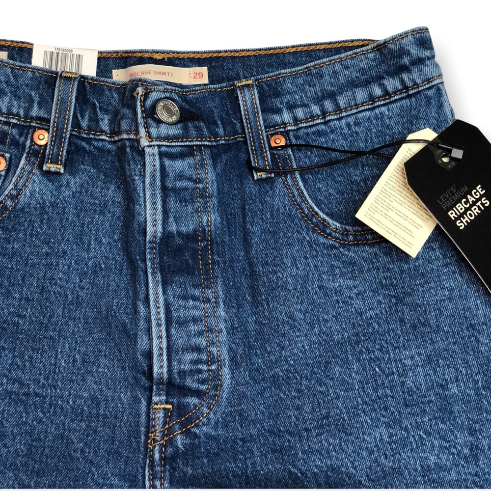 Levi's Denim Ribcage Jean Shorts- 28 - Picture 2 of 4